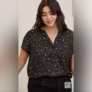 Torrid Georgette Hi Low Celestial Gold Star V Neck Blouse Size 3 (22/24)